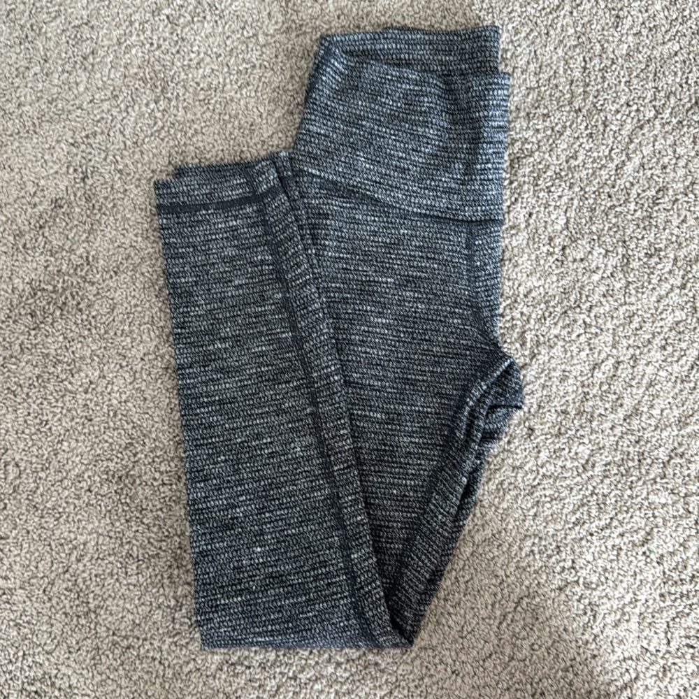 lululemon black/gray/white leggings 25” size 4